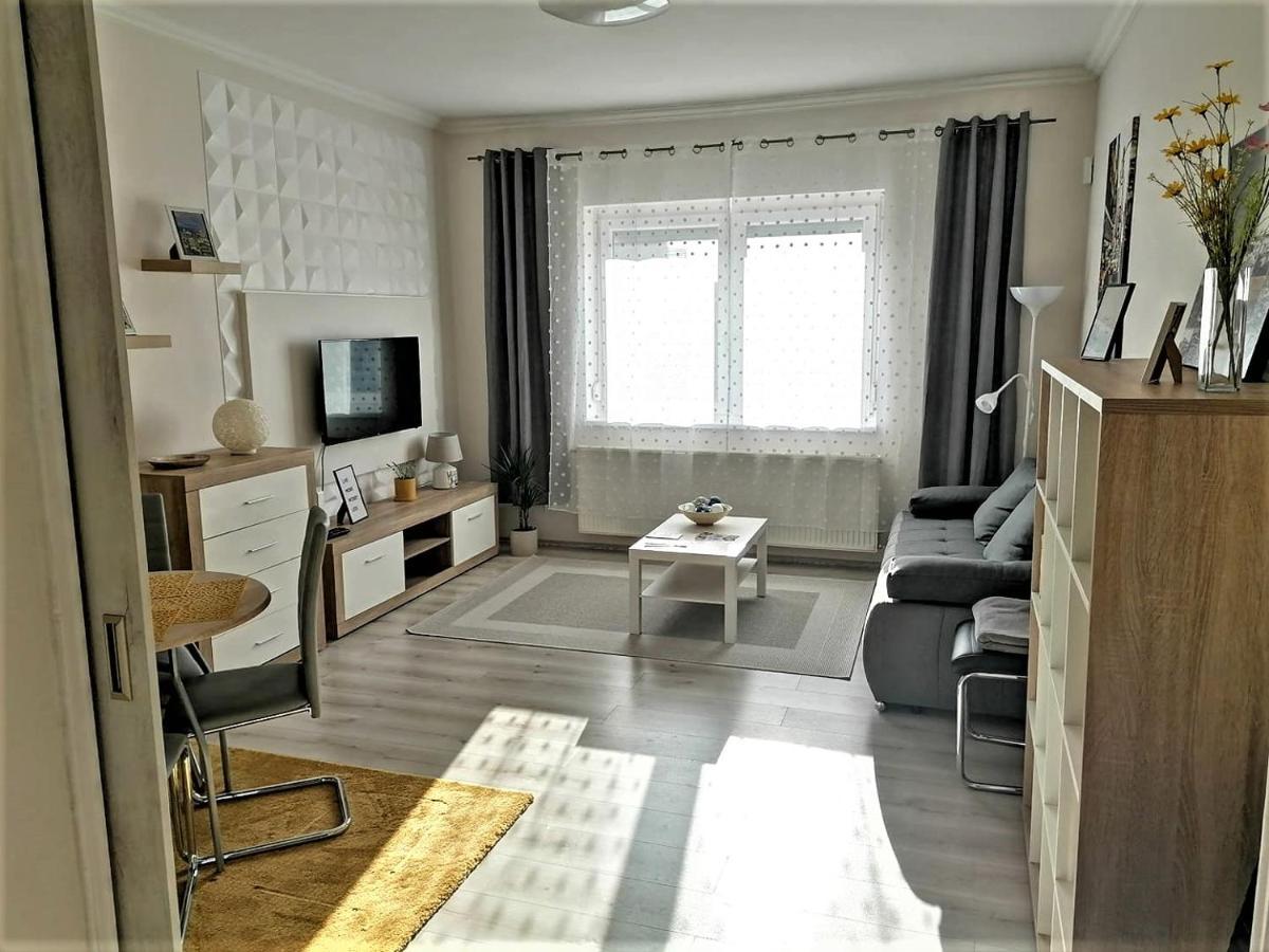 Sweet Central Apartment ,In The City Center Eger Eksteriør billede
