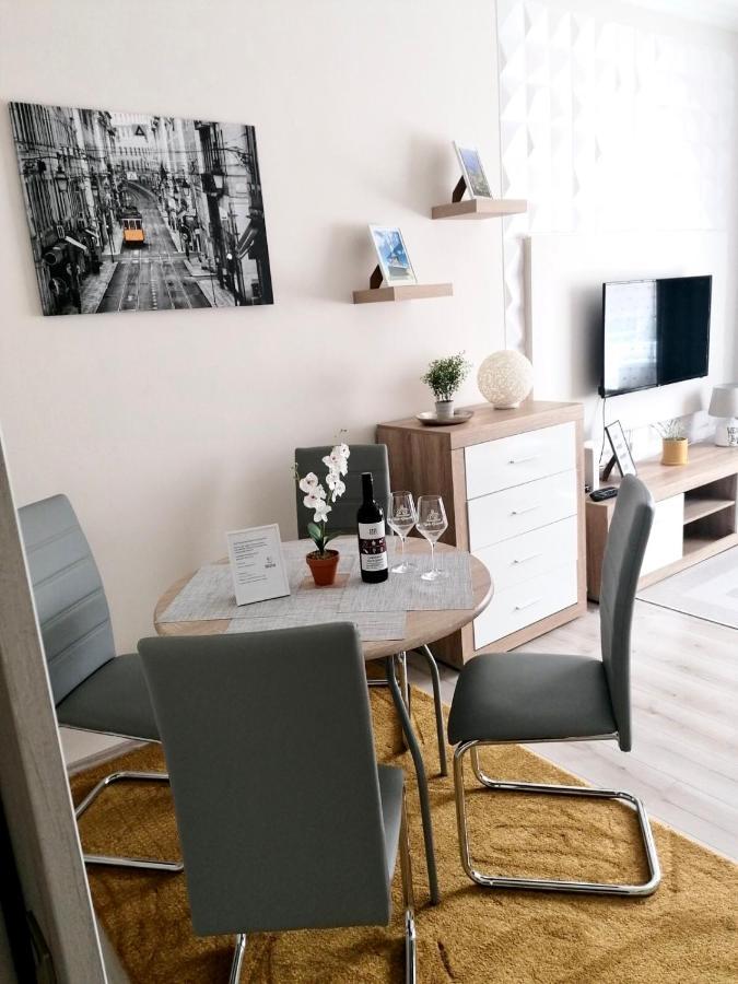 Sweet Central Apartment ,In The City Center Eger Eksteriør billede